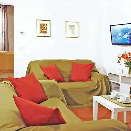 Girolamo - Super Central, Private Parking & Outdoor Area